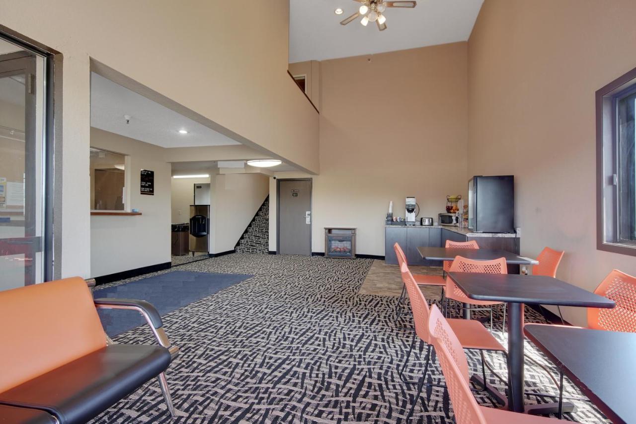 Americas Quality Inn & Suites - Finlayson Luaran gambar