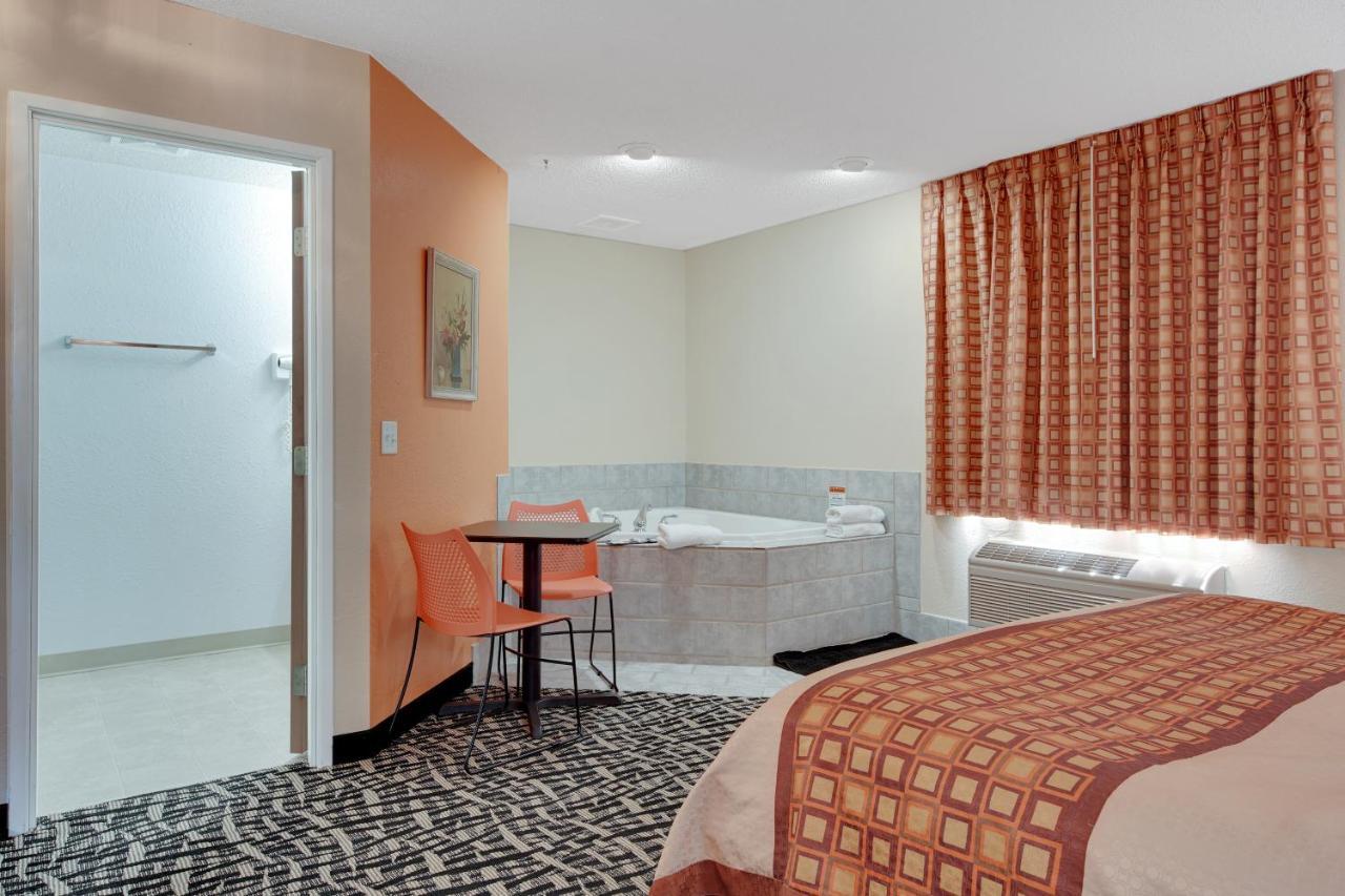 Americas Quality Inn & Suites - Finlayson Luaran gambar